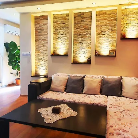 Nicole Φιλιππούπολη